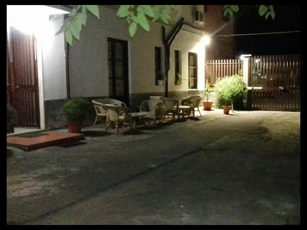 ***  Bed & Breakfast Fontanarossa Airport -Private Parking- Catania Italy